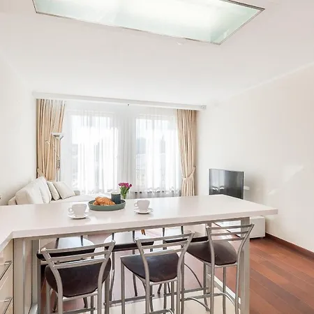 Central Apartment In Gedimino Av By Urban Rent Vilnius Exterior photo