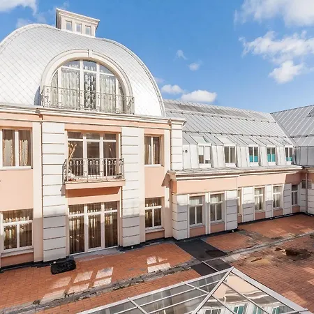Central Apartment In Gedimino Av By Urban Rent Vilnius Exterior photo